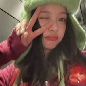 Meet your Posher, Eva